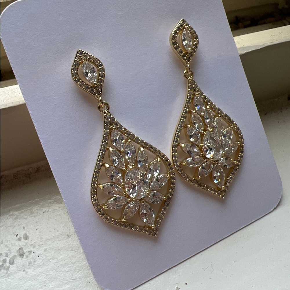 Crystal Chandelier Earrings in Yellow Gold by The Exquisite Bride, New in Box - Picture 3 of 7